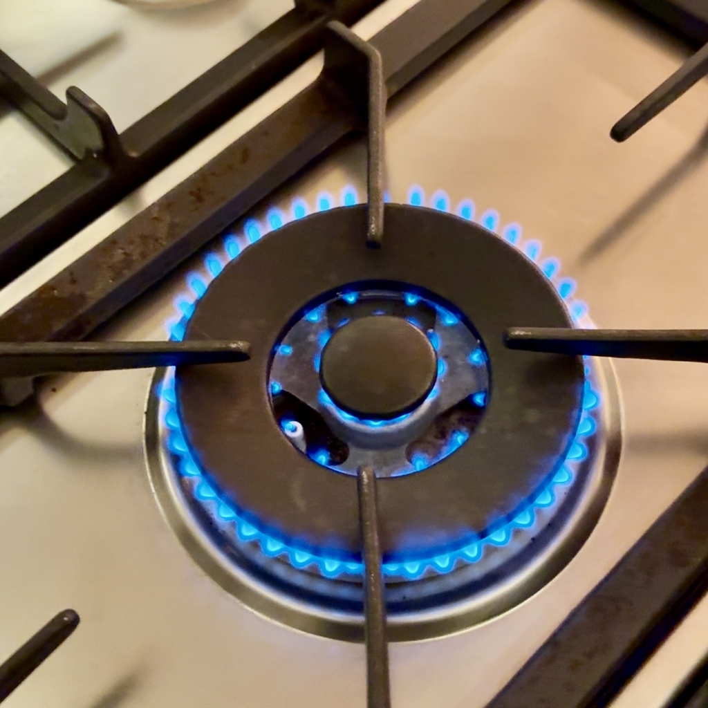 شبك الطباخ على نظام الغاز المركزي او التدفئة تحت البلاط